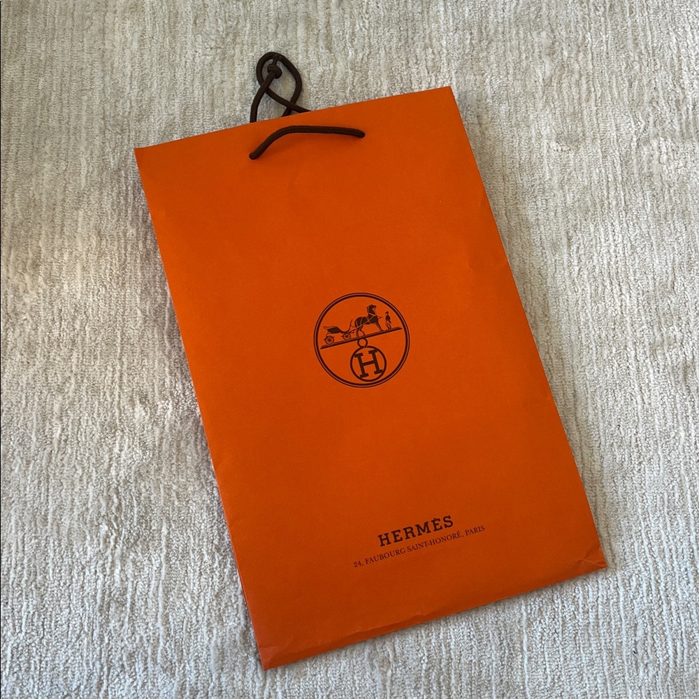 Hermès Shopping Bag 11” x 16.75” x 4"
